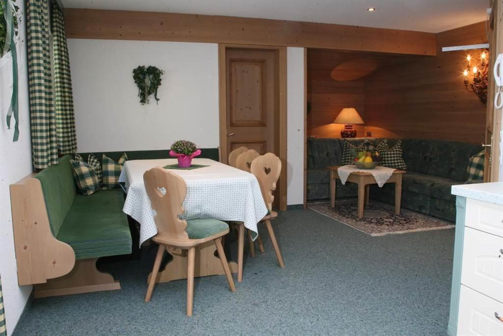 Landhaus Heidi พาร์เตอเนน ภายนอก รูปภาพ