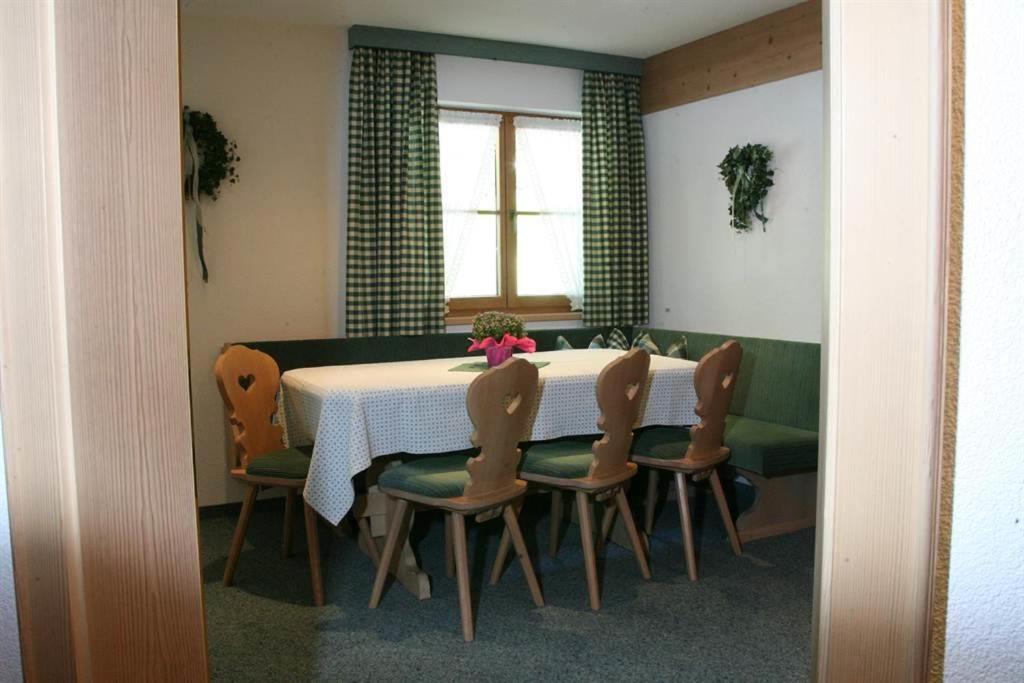 Landhaus Heidi พาร์เตอเนน ภายนอก รูปภาพ